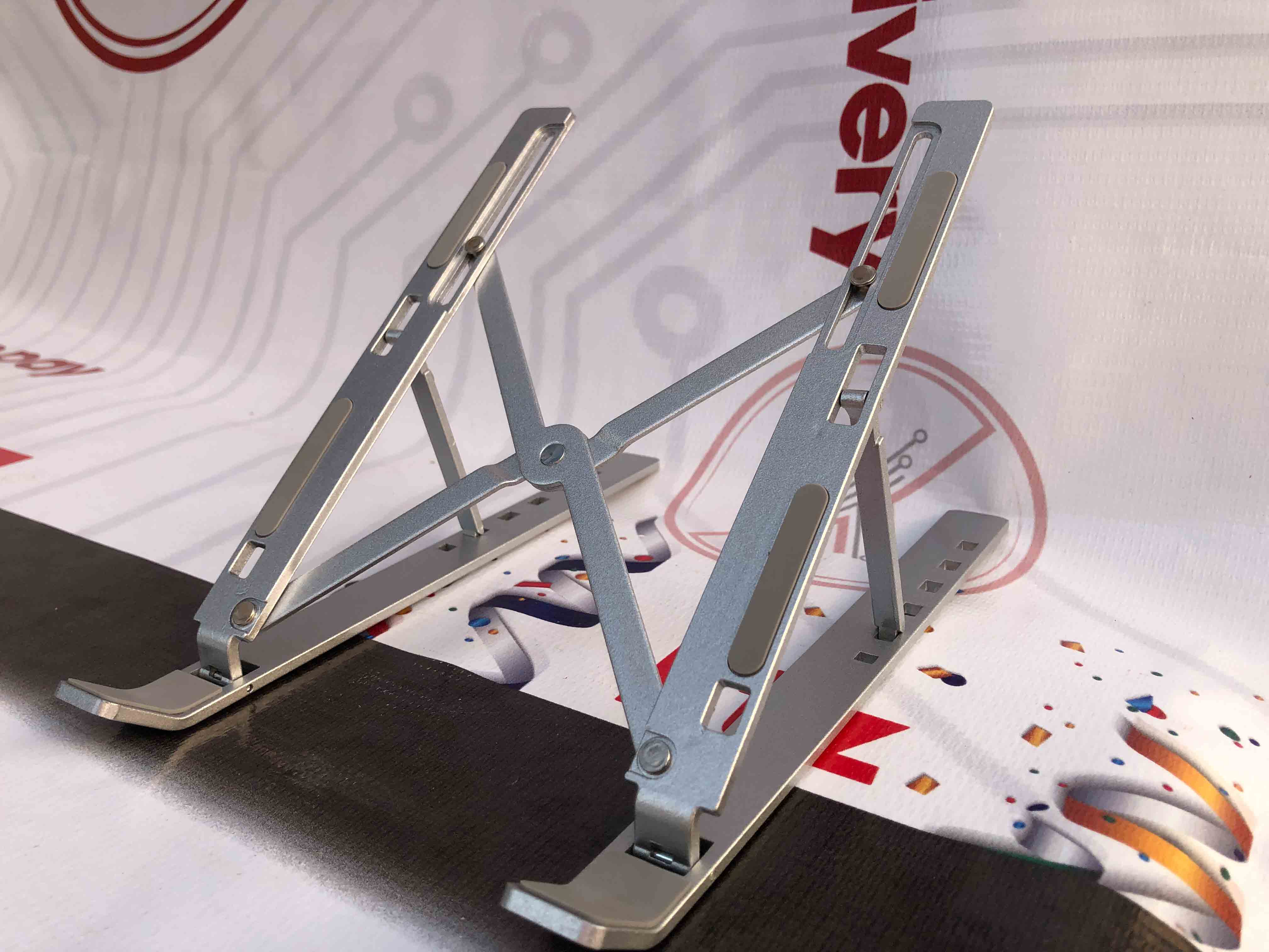 LAPTOP STAND 2